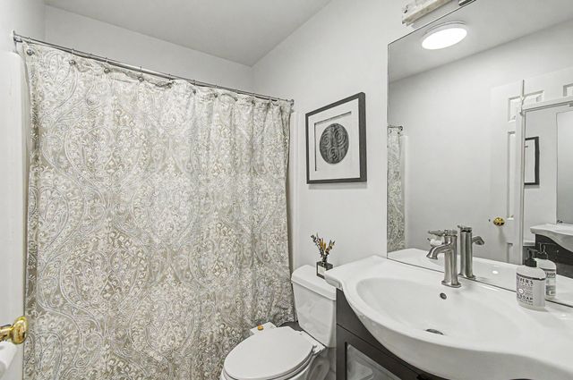 911 Dorset St Apt 29, South Burlington, VT 05403