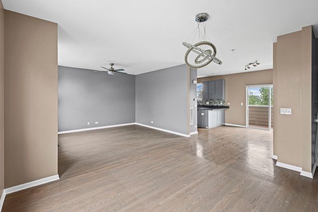 5350 W Hanson Avenue, Chicago, IL 60639