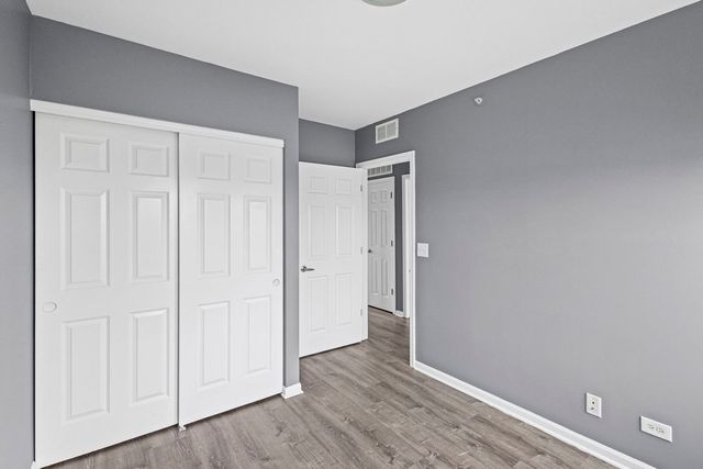 5350 W Hanson Avenue, Chicago, IL 60639