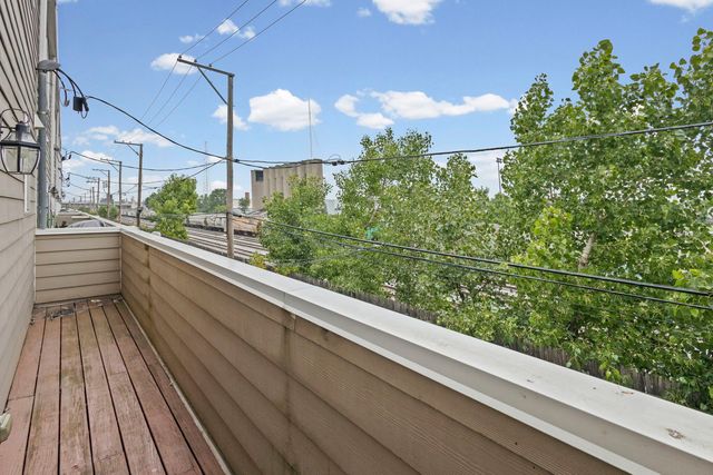 5350 W Hanson Avenue, Chicago, IL 60639