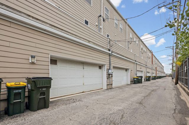 5350 W Hanson Avenue, Chicago, IL 60639
