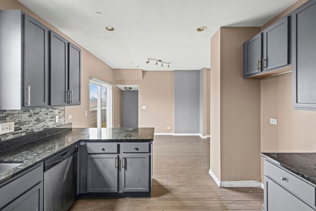 5350 W Hanson Avenue, Chicago, IL 60639