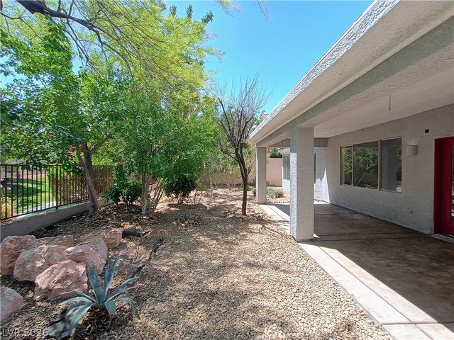 9805 Pinnacle Pass Drive, Las Vegas, NV 89117