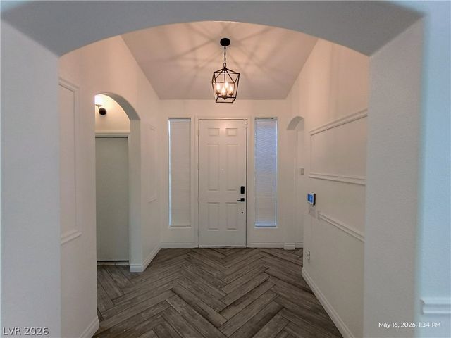9805 Pinnacle Pass Drive, Las Vegas, NV 89117