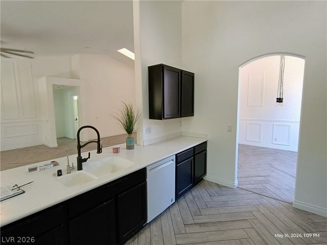 9805 Pinnacle Pass Drive, Las Vegas, NV 89117