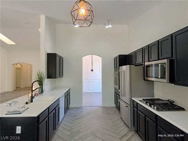 9805 Pinnacle Pass Drive, Las Vegas, NV 89117
