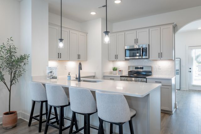 1656 S Watkins Street, Chattanooga, TN 37404