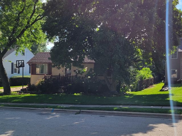 260 S Aldine Street, Elgin, IL 60123