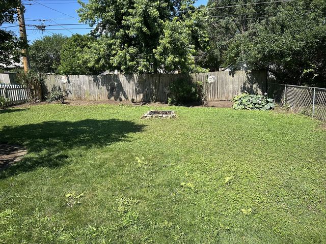 260 S Aldine Street, Elgin, IL 60123