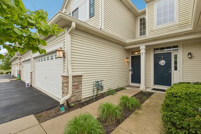 725 S Jade Lane, Round Lake, IL 60073