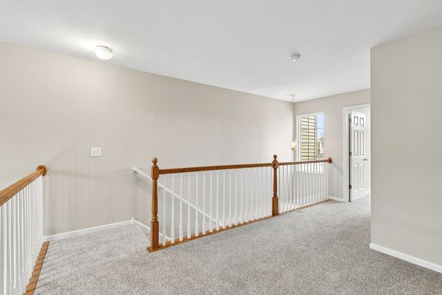 725 S Jade Lane, Round Lake, IL 60073