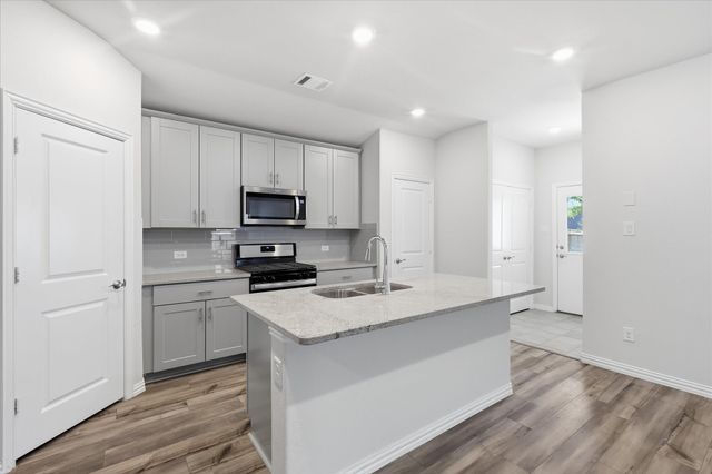 2821 Bursera Lane, Fort Worth, TX 76108