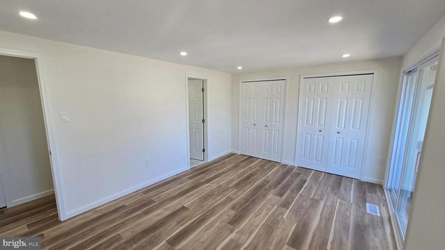 126 RICHLAND CIR, Sterling, VA 20164