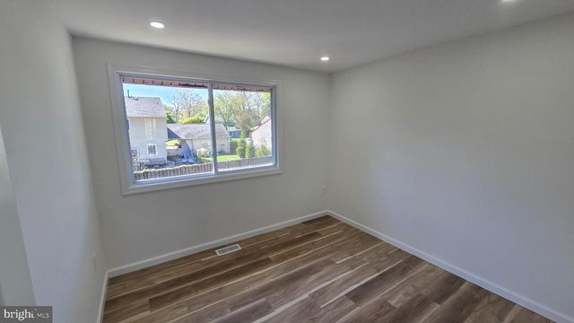 126 RICHLAND CIR, Sterling, VA 20164