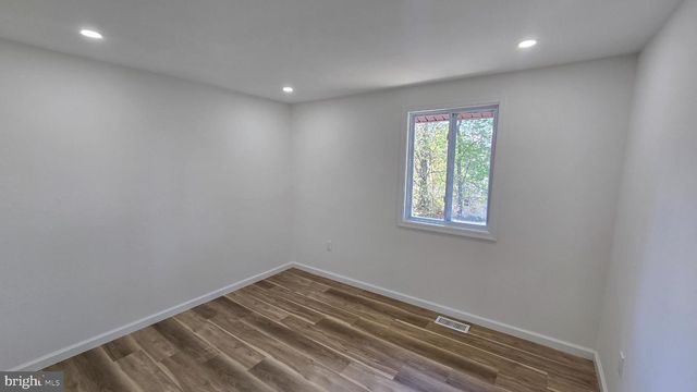 126 RICHLAND CIR, Sterling, VA 20164