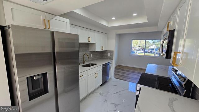 126 RICHLAND CIR, Sterling, VA 20164