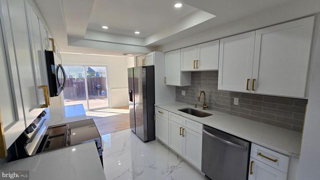 126 RICHLAND CIR, Sterling, VA 20164