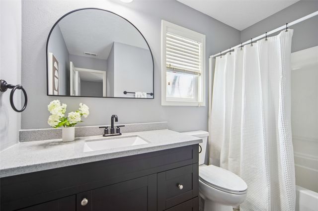 160 SE Dillon Drive, Waukee, IA 50263