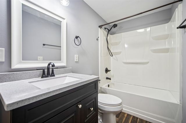 160 SE Dillon Drive, Waukee, IA 50263