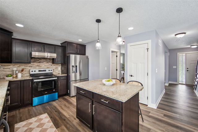 160 SE Dillon Drive, Waukee, IA 50263