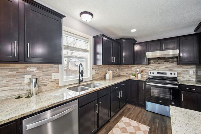 160 SE Dillon Drive, Waukee, IA 50263