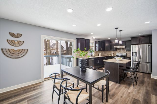 160 SE Dillon Drive, Waukee, IA 50263