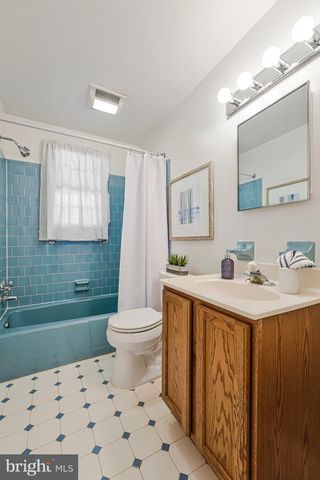 7802 BIRNAM WOOD DR, Mclean, VA 22102