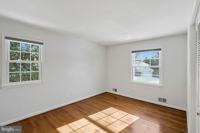 7802 BIRNAM WOOD DR, Mclean, VA 22102