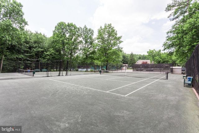 7802 BIRNAM WOOD DR, Mclean, VA 22102