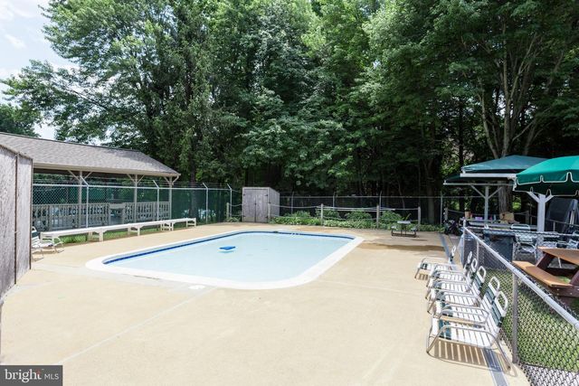 7802 BIRNAM WOOD DR, Mclean, VA 22102