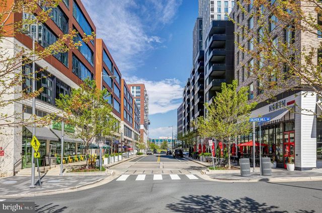 7802 BIRNAM WOOD DR, Mclean, VA 22102