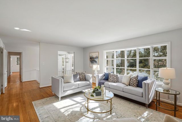 7802 BIRNAM WOOD DR, Mclean, VA 22102