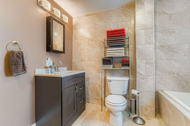 1728 Abell Street, Maplewood, MN 55117