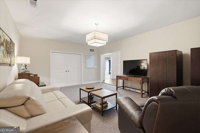 1067 Merrivale Chase, Roswell, GA 30075