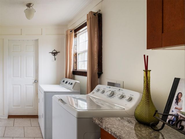 191 Bonnie DR, Dripping Springs, TX 78620