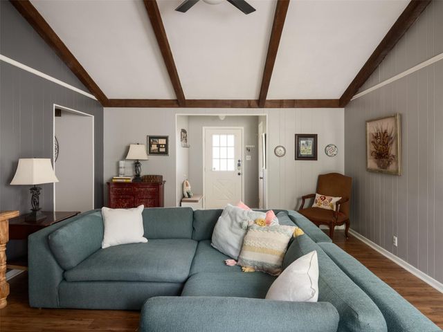 191 Bonnie DR, Dripping Springs, TX 78620