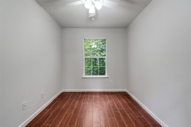 417 N Blanco ST, Lockhart, TX 78644
