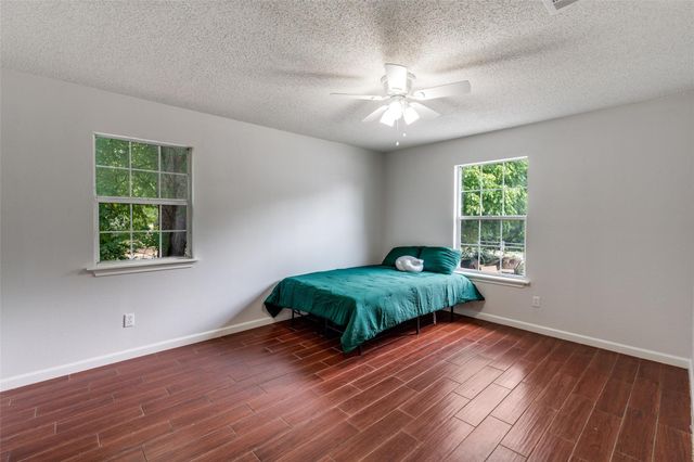 417 N Blanco ST, Lockhart, TX 78644