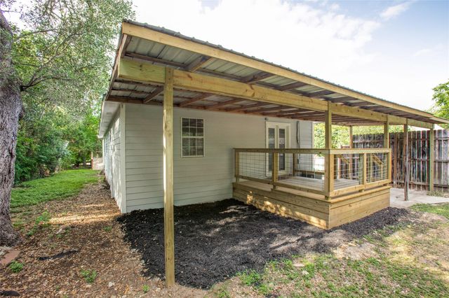 417 N Blanco ST, Lockhart, TX 78644