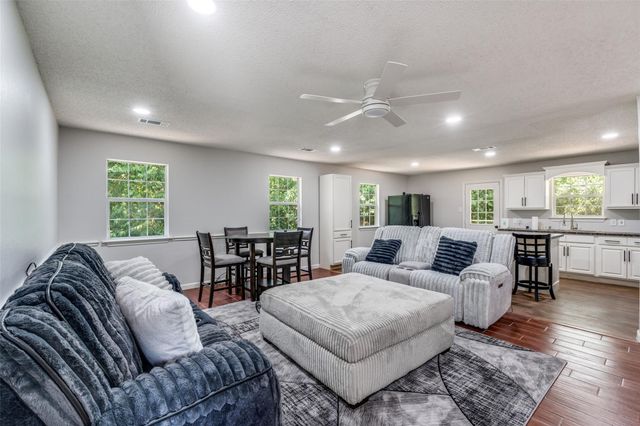 417 N Blanco ST, Lockhart, TX 78644