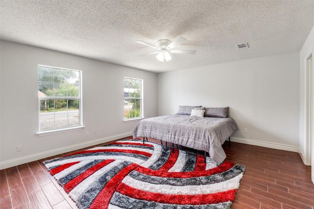 417 N Blanco ST, Lockhart, TX 78644