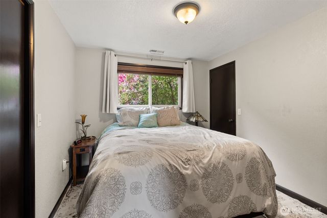 19132 Albany Street SW, Rochester, WA 98579