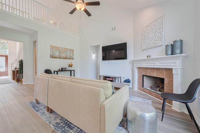 14 Sprite Woods Place, The Woodlands, TX 77382