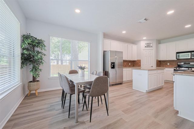 14 Sprite Woods Place, The Woodlands, TX 77382