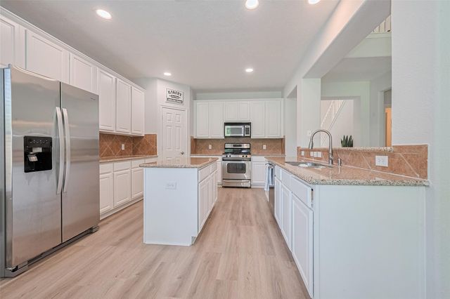 14 Sprite Woods Place, The Woodlands, TX 77382