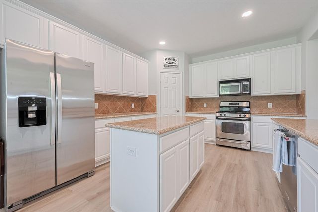 14 Sprite Woods Place, The Woodlands, TX 77382