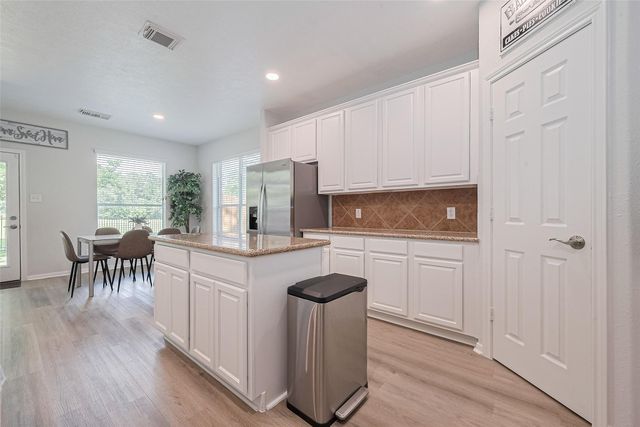 14 Sprite Woods Place, The Woodlands, TX 77382