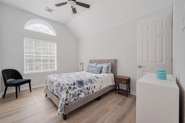 14 Sprite Woods Place, The Woodlands, TX 77382