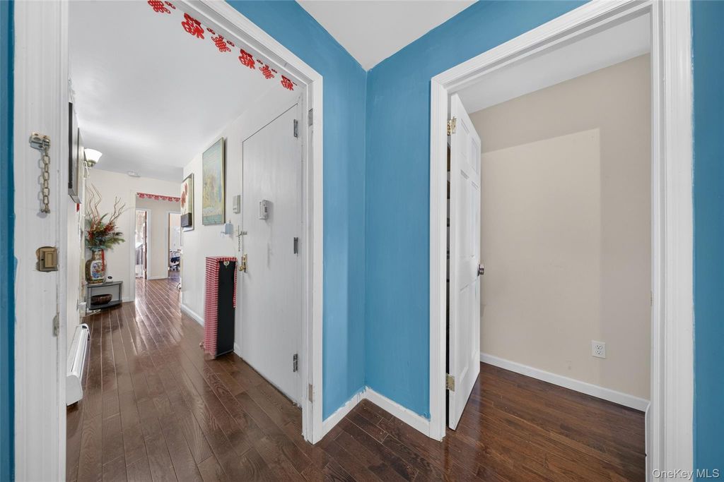 138-10 35th Avenue 5, Flushing, NY 11354 — photo 2