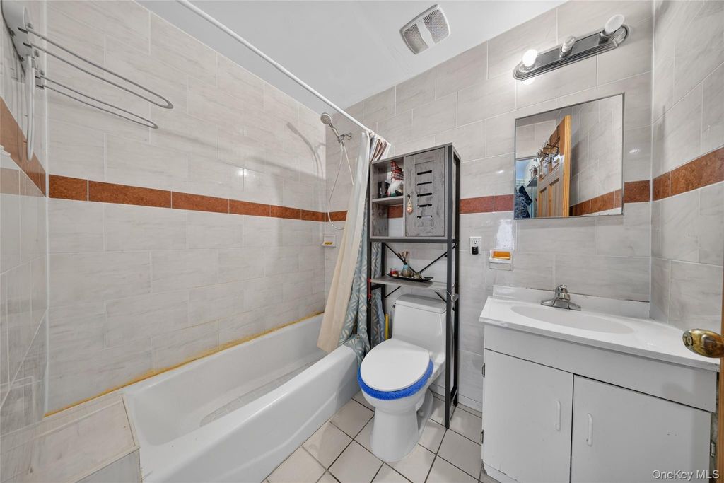 138-10 35th Avenue 5, Flushing, NY 11354 — photo 3